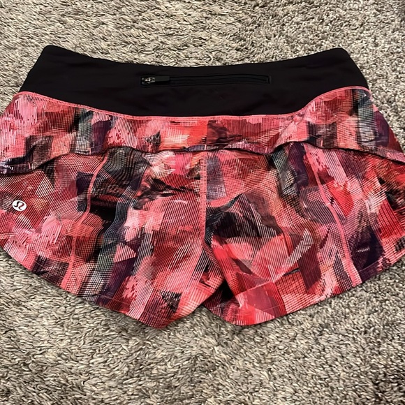 Lululemon shorts, size 4, 2.5inch, only warn twice, not longer sold in store - Picture 2 of 2